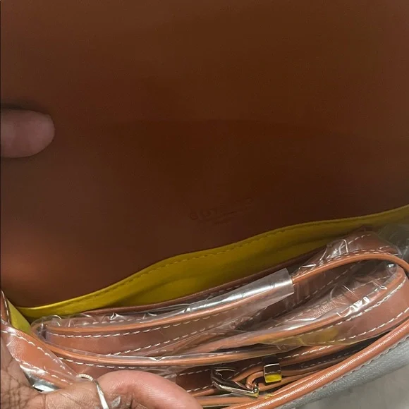 Black and Tan Patterned Bag - Picture 3 of 4